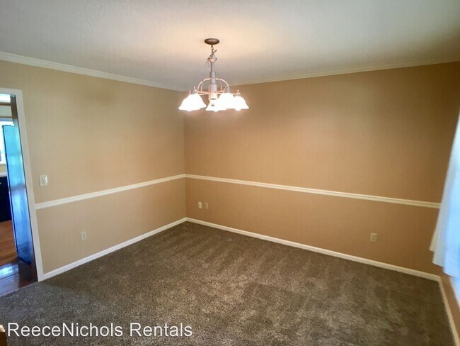 Building Photo - 4 br, 2.5 bath House - 15713 Outlook Street