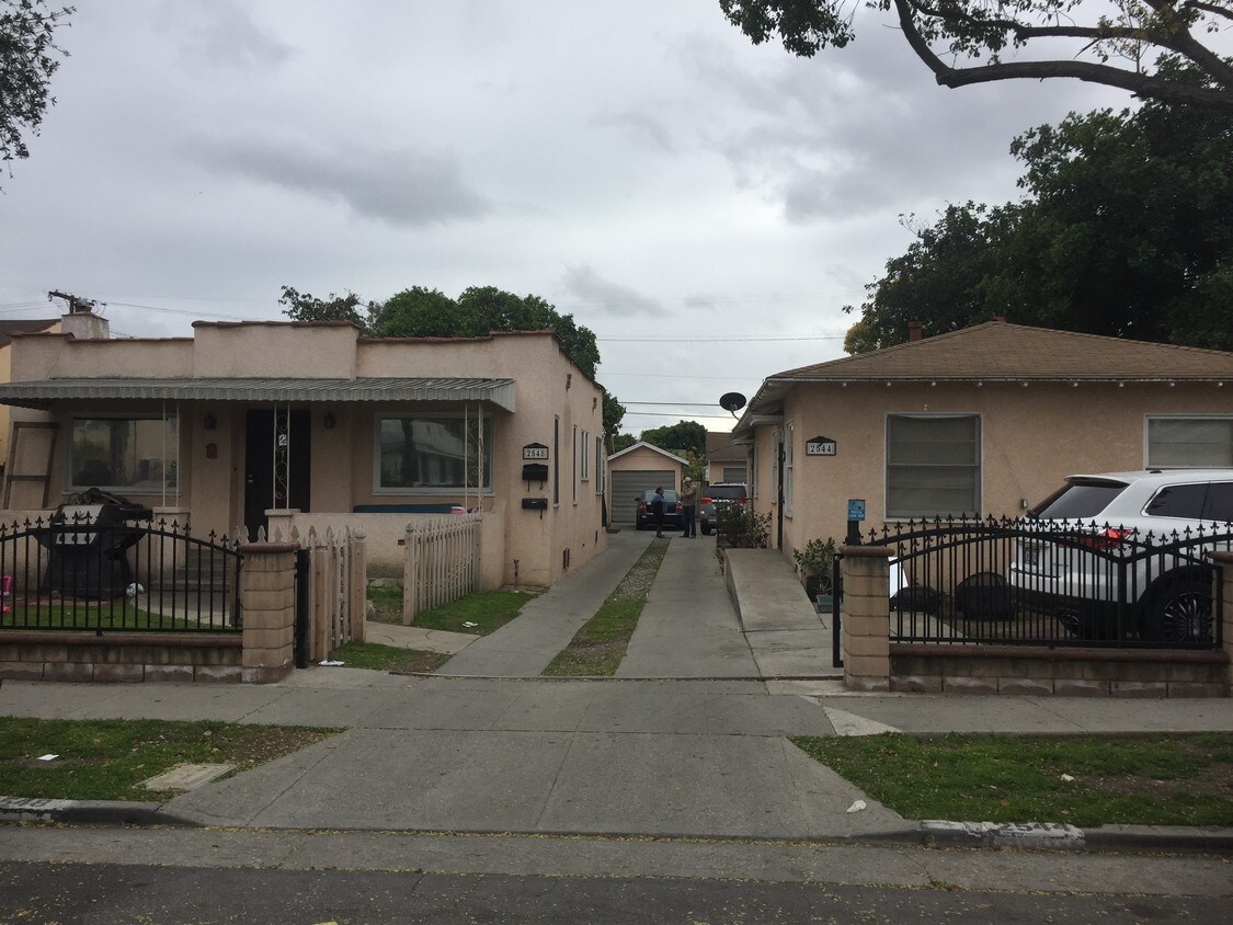 Primary Photo - South Gate 4 Plex
