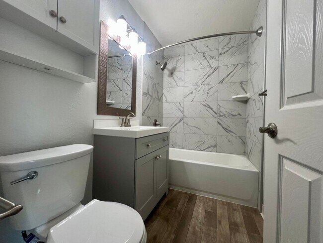 Foto del edificio - Modern Renovated 2-Bedroom in Santa Clara | Prime Location Near Apple, Nvidia & Major Highways