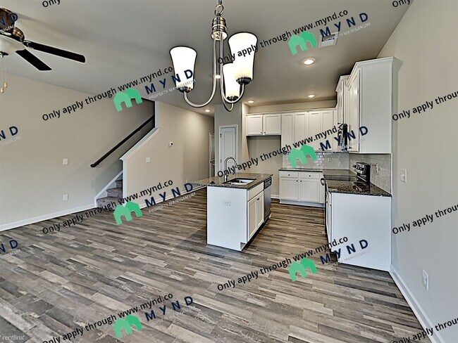 Building Photo - 3 br, 3 bath Townhome - 5067 Lower Elm St