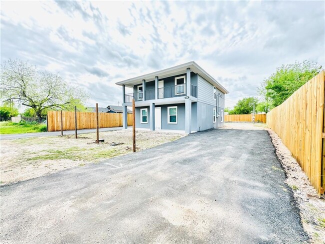 Building Photo - 8206 Sosa Cir