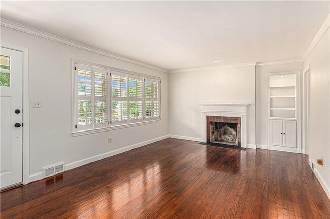 Building Photo - 1234 Citadel Dr NE