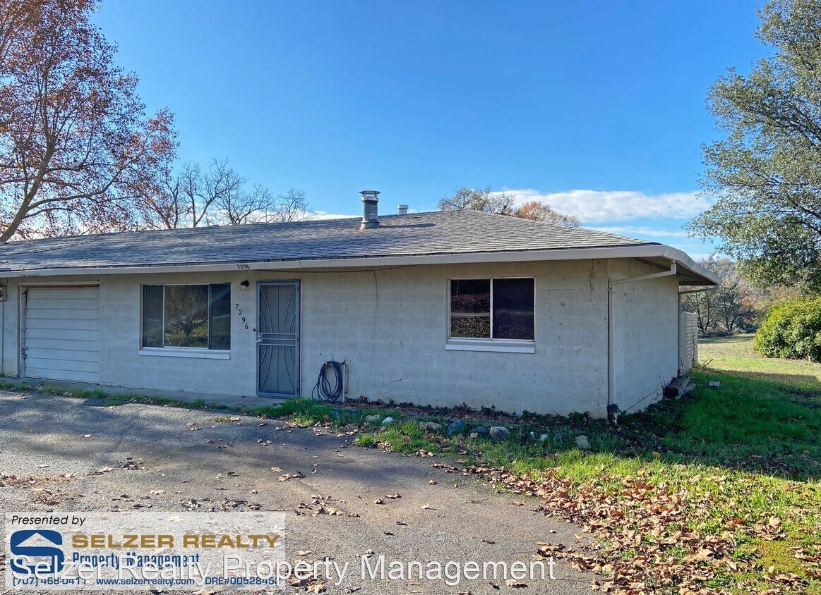 Foto principal - 2 br, 1 bath House - 7296 East Rd.