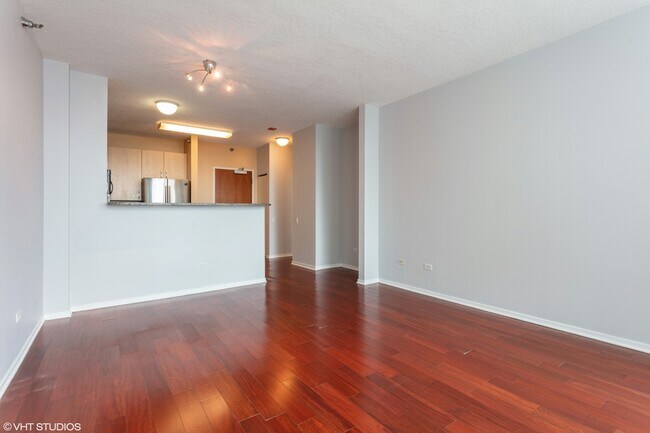 Foto del edificio - 600N N Kingsbury St