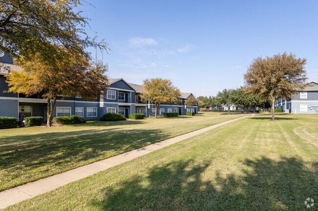 Patio - z-112525-Villas of Remond