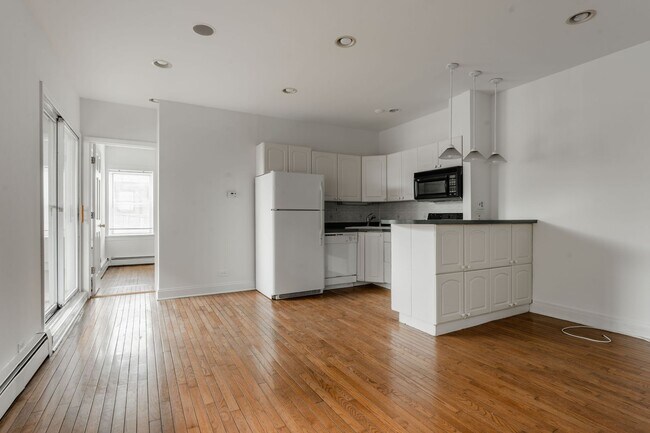 Foto del edificio - Sheridan Park / Uptown - 2 Bed / 1.5 Bath