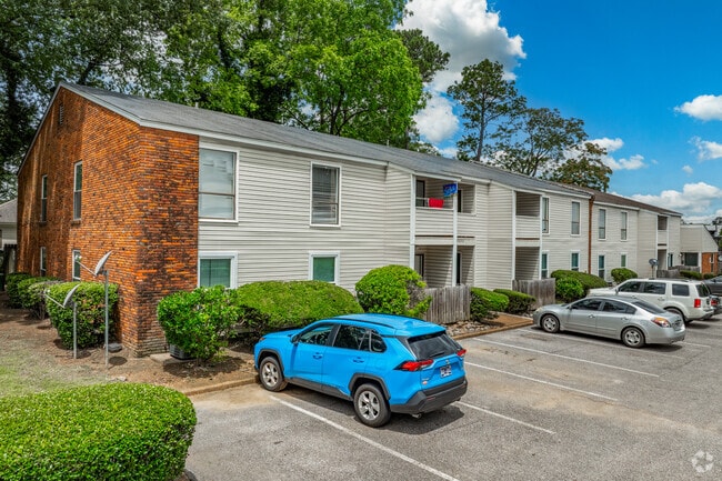 Building Photo - Woodtrail Apartment