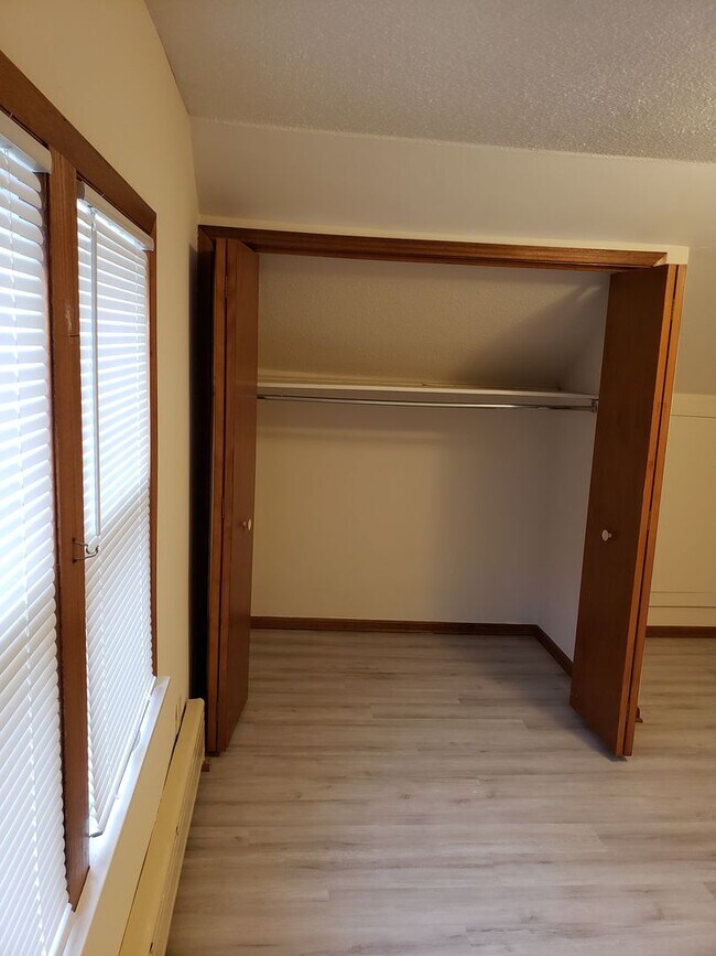 Foto del edificio - Beautiful 4 bedroom in Mac Groveland area