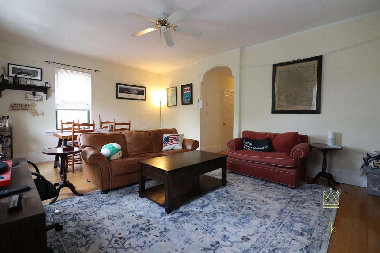 Foto principal - 1090 Beacon St