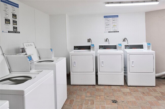 Building Photo - 8500 SW 133rd Avenue Rd