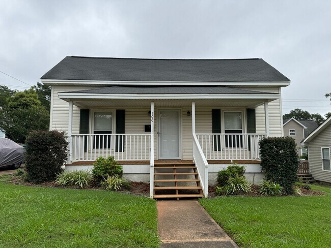 Foto del edificio - MOVE-IN READY!