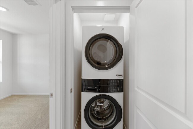 Building Photo - 9230 Coral Trout Wy