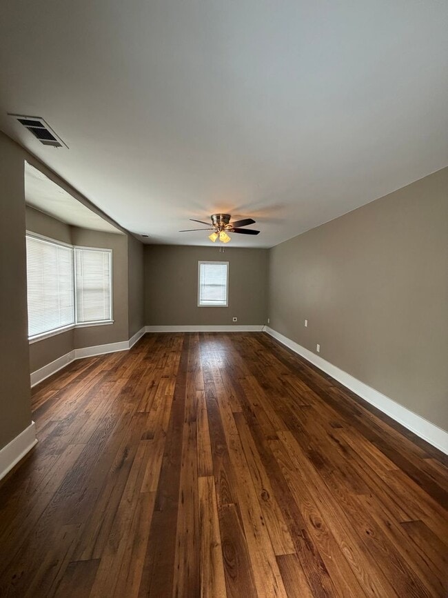 Photo - 535-537 E. Van Bibber Apartment