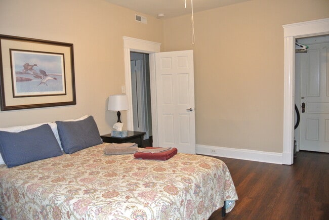 1st floor bedroom - 3545 Edwards Rd