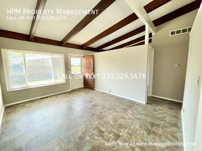 Building Photo - One Bedroom Apartment of Rent