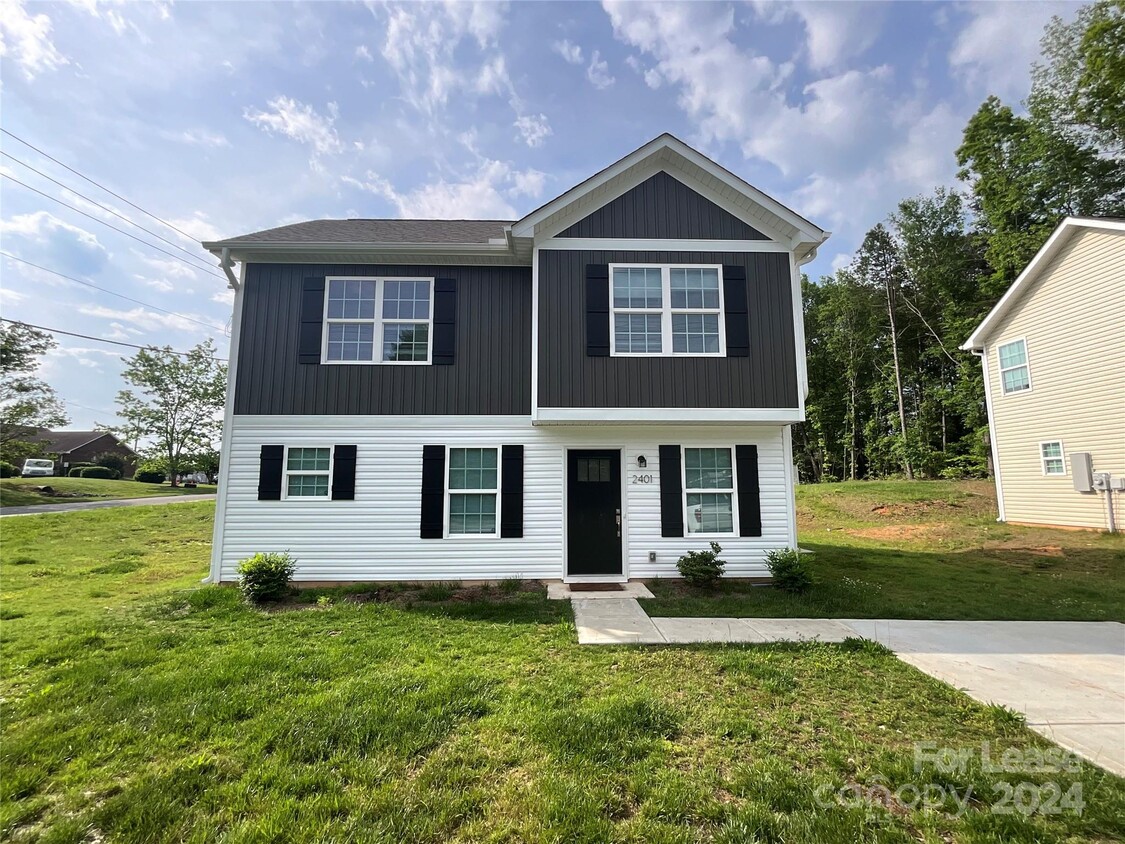 Foto principal - 2401 Crescent Ln