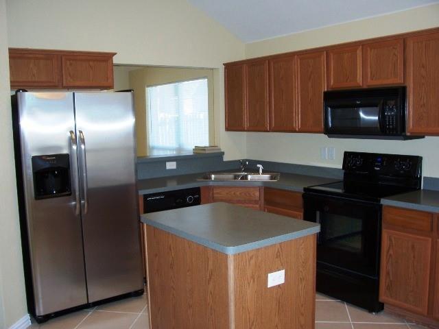 Building Photo - 800 Sesame Dr