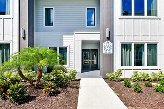 Building Photo - 7770 Sandy Ridge Dr