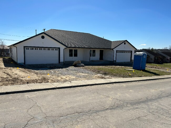 Building Photo - 297 Kellner Ave