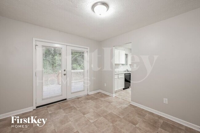 Foto del edificio - 3393 Hollow Tree Dr