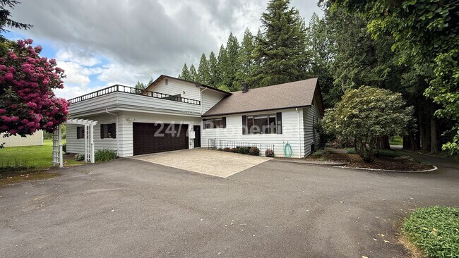 Building Photo - Sprawling 5 BD | 3 BA with Basement - Gresham