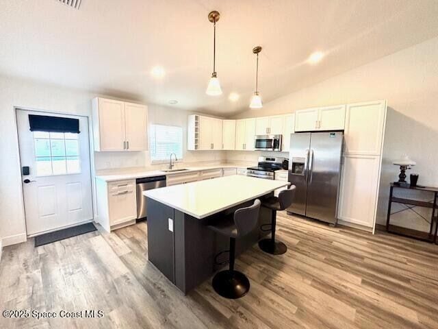 Building Photo - 965 N Singleton Ave