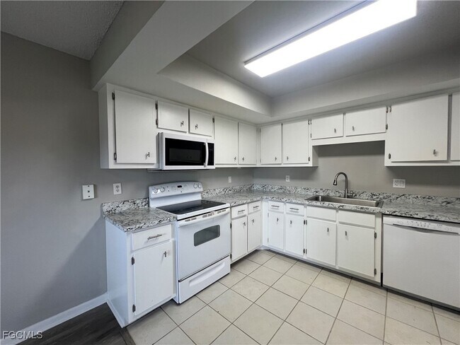 Foto del edificio - 639 SE 13th Ave