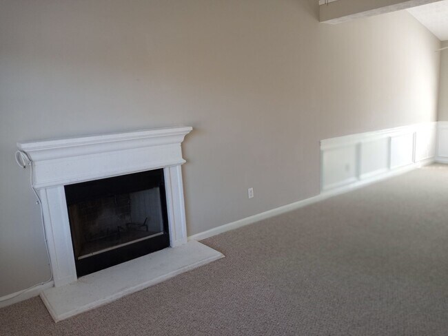 Foto del edificio - 3/2 with Large Bonus Room  - Split level h...