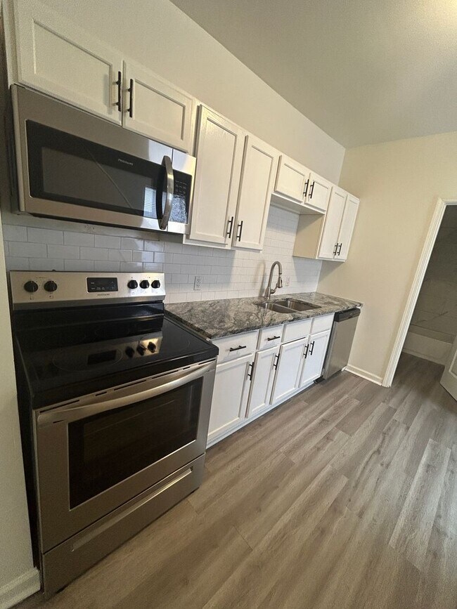 Foto del edificio - 121-123 Hayden Ave