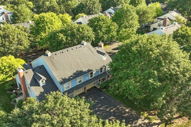Building Photo - 1404 Queensgreen Cir