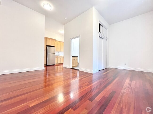 Building Photo - 611 W 137th St