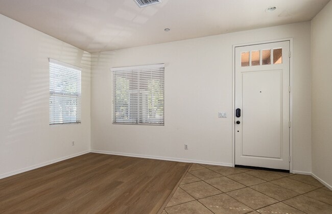Foto del edificio - Spacious 3-bedroom with a Loft in Mission ...