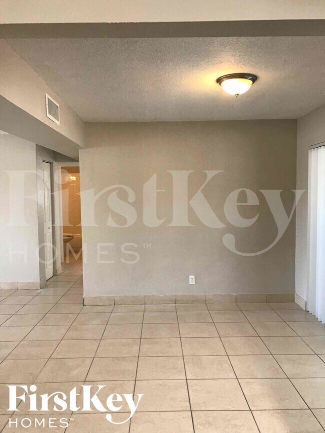 Foto del edificio - 3427 NW 37th St