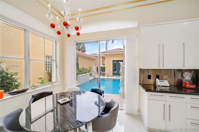 Foto del edificio - 1590 Shoreline Way