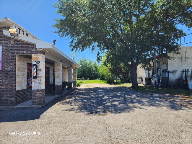 Building Photo - 410 Rosamond St