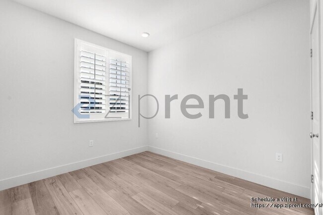 Foto del edificio - 710 Barrett Lk Rd