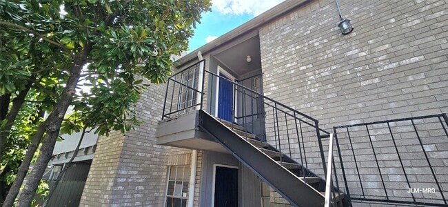 Photo - 9700 Leawood Blvd Apartment