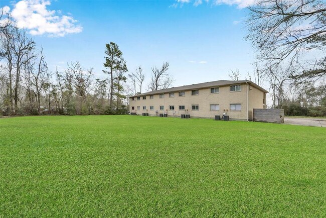 Foto del edificio - 14949 Hwy 105 W