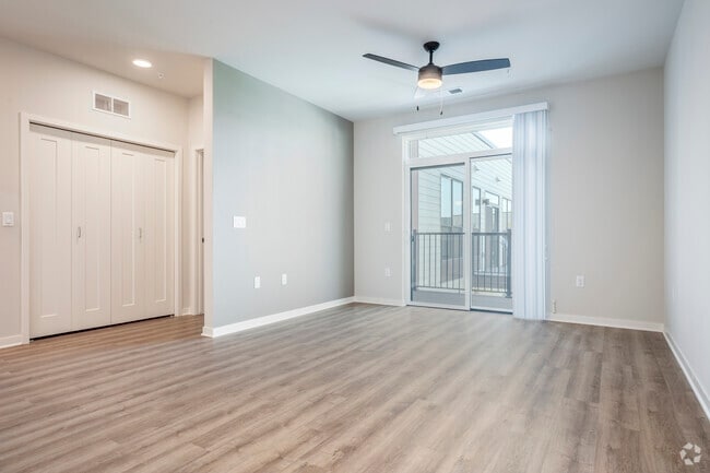 2BR, 2BA - 1072SF - Living Room - Bela Springs