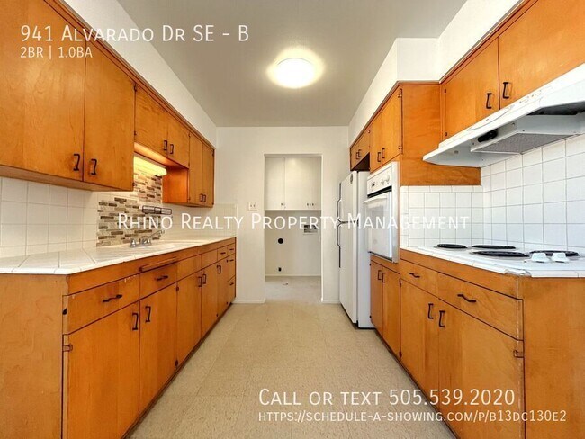 Building Photo - 941 Alvarado Dr SE