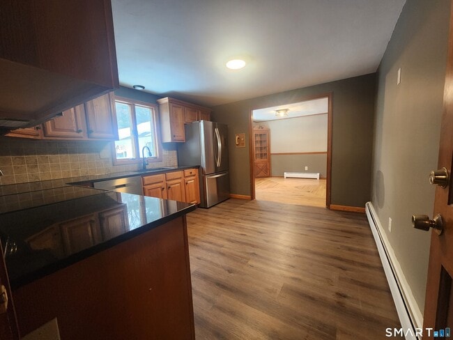 Building Photo - 8 Quinn St