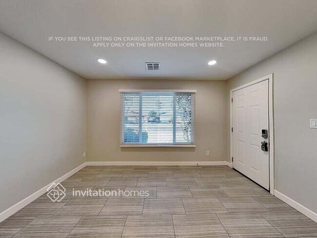 Foto del edificio - 2440 E Manhatton Dr