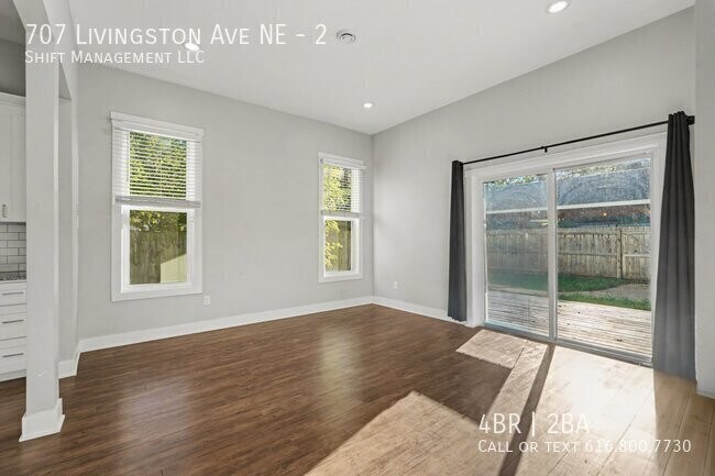 Foto del edificio - 707 Livingston Ave NE