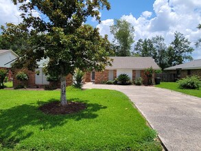 Building Photo - 4543 E Meadow Ln