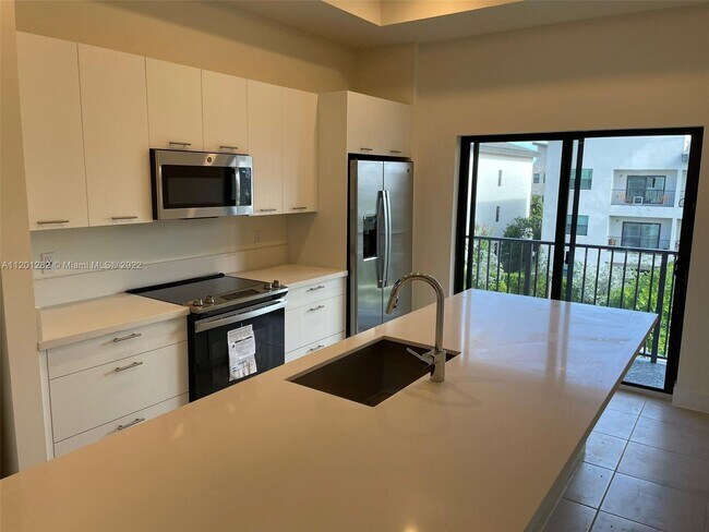 Foto del edificio - 7905 NW 104th Ave