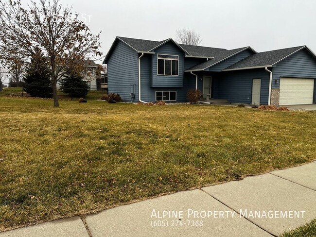Building Photo - 5 Bed/2 Bath Rental Home on West Side!