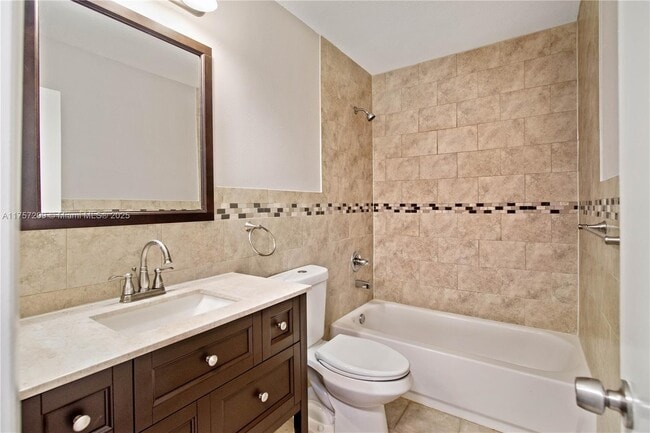 Building Photo - 1197 Washington Cir