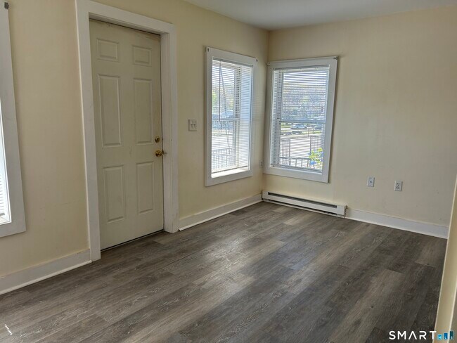 Foto del edificio - 166 Norwich Ave