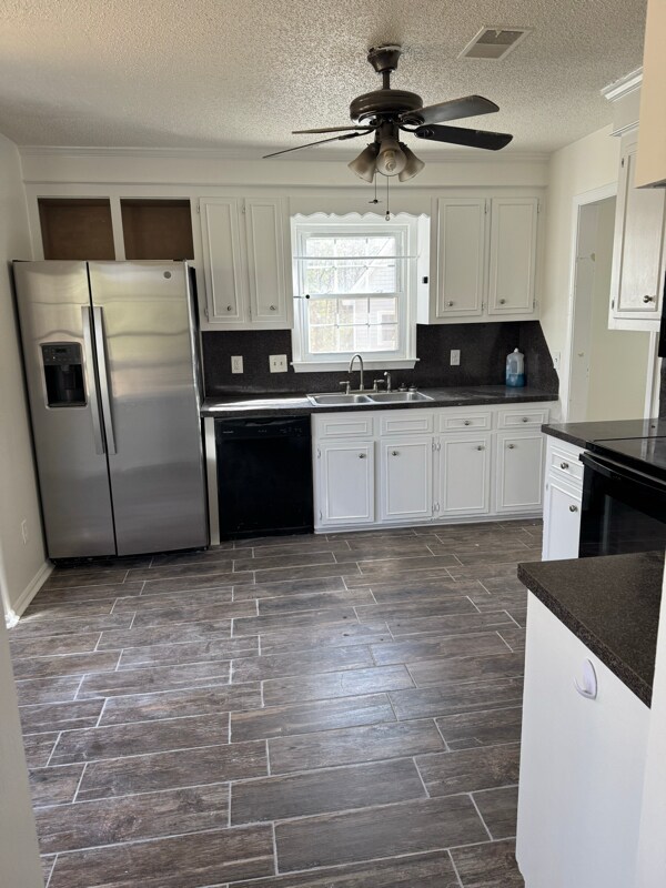 Foto del edificio - 245 Teesdale Ct