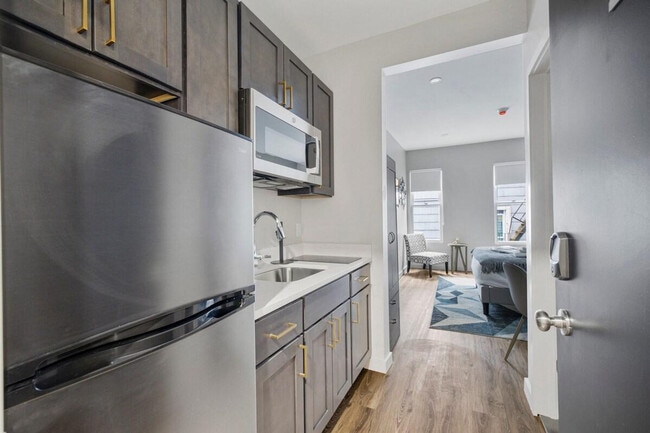 Building Photo - 149 Wickham Ave